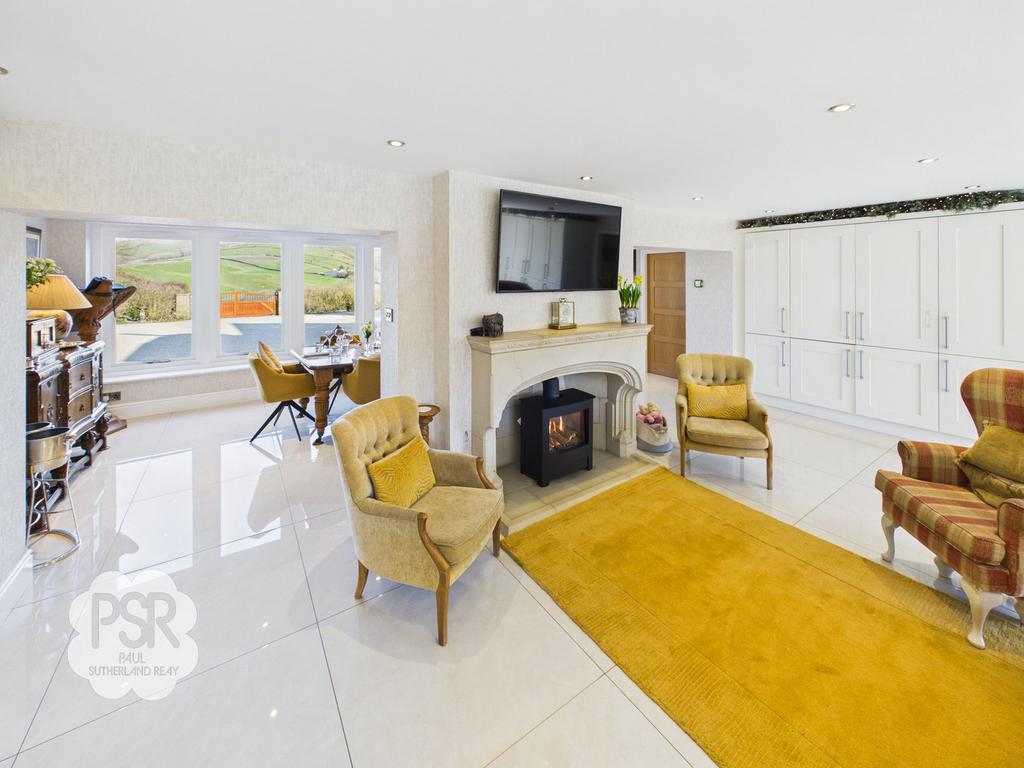 Kitchen Seating Area