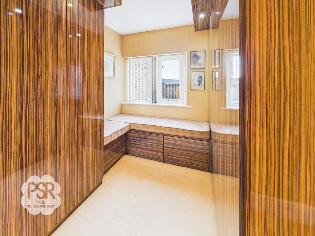 Landing / Dressing Room