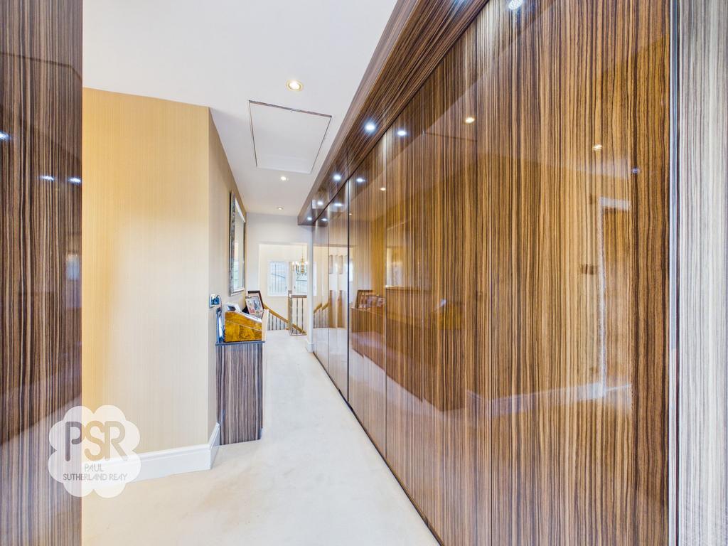 Landing / Dressing Room