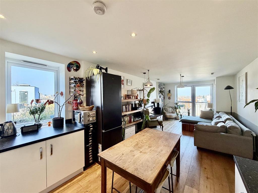 Kitchen/ Reception Room
