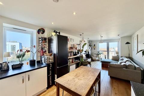 2 bedroom apartment for sale, Salisbury Road, Southall UB2