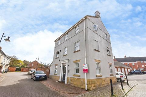 5 bedroom detached house for sale, Shire Way, Westbury