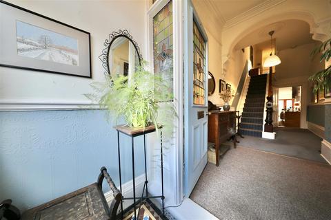 5 bedroom terraced house for sale, Westbourne Avenue, Princes Avenue, Hull