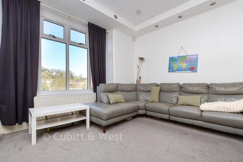 2 bedroom flat for sale, Avondale Flats, Caterham CR3
