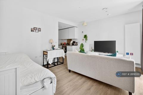 Studio to rent, Cadence Court, London, N1C