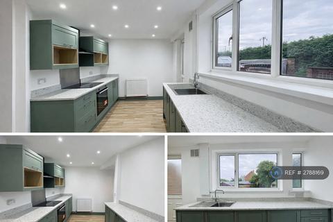 2 bedroom terraced house to rent, Staveley Road, Hull, HU9
