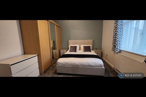 1 bedroom in a house share to rent, Dordans Road, Luton, LU4
