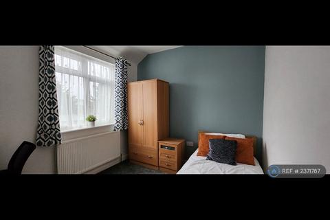 1 bedroom in a house share to rent, Dordans Road, Luton, LU4