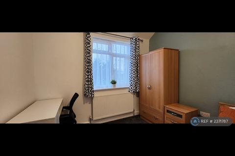1 bedroom in a house share to rent, Dordans Road, Luton, LU4