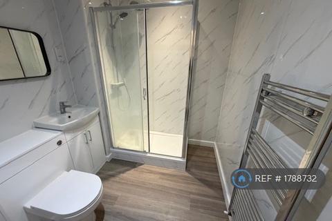 2 bedroom flat to rent, Stanley Road, Harrow, HA2