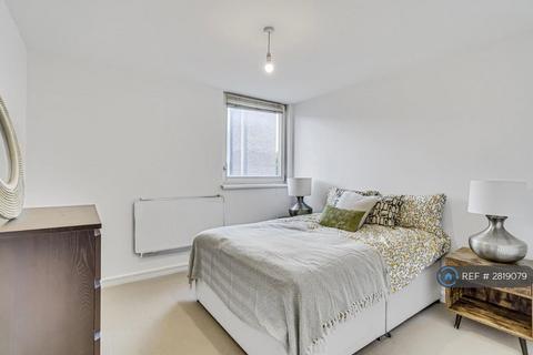1 bedroom flat to rent, Orchard Road, Richmond, TW9