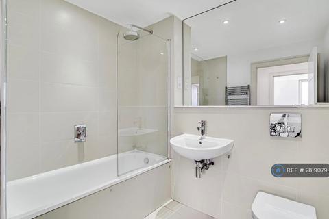 1 bedroom flat to rent, Orchard Road, Richmond, TW9