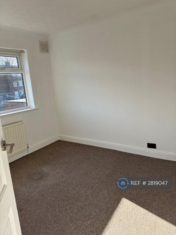 Large Bedroom 2