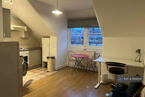 1 bedroom flat to rent, Hillfield Avenue, London, N8