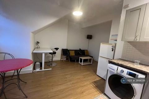 1 bedroom flat to rent, Hillfield Avenue, London, N8