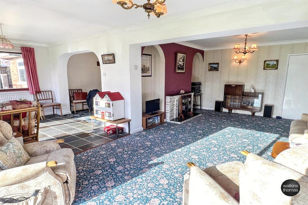 Open plan sitting ar