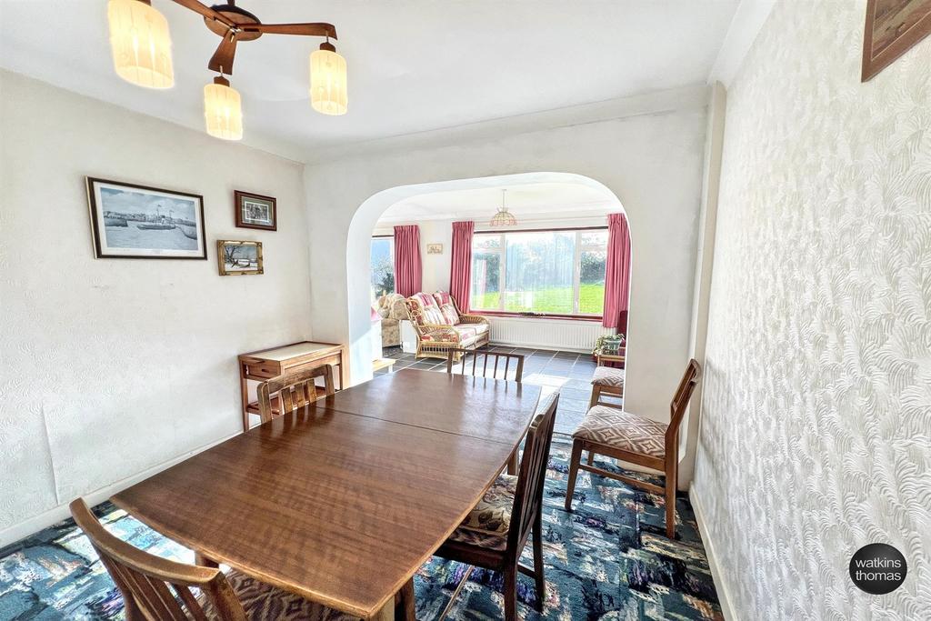 Open plan sitting ar