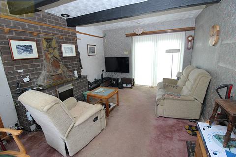 3 bedroom semi-detached house for sale, Porlock Road Flixton