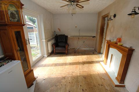 3 bedroom semi-detached house for sale, Porlock Road Flixton