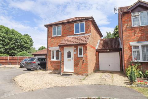 undefined, Maskell Way, Farnborough GU14
