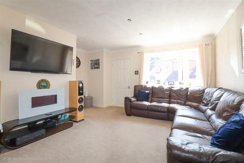 undefined, Maskell Way, Farnborough GU14