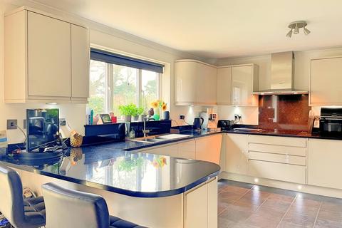 3 bedroom property for sale, Hawthorn Road, Tolleshunt Knights, Maldon, CM9
