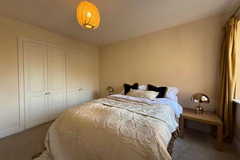 2 bedroom flat to rent, Sovereign Place, Harrow HA1
