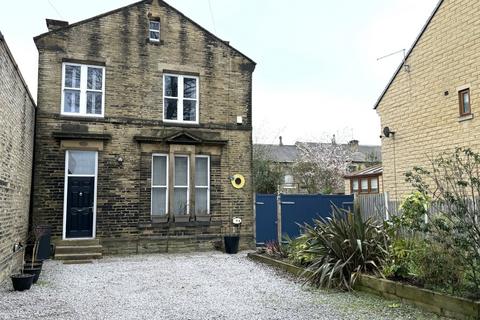 3 bedroom detached house to rent, Whitcliffe Rd, Cleckheaton, BD19