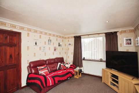 3 bedroom end of terrace house for sale, Coniston Close, Rugby