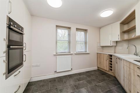 2 bedroom ground floor flat for sale, Tidcombe Walk, Tiverton