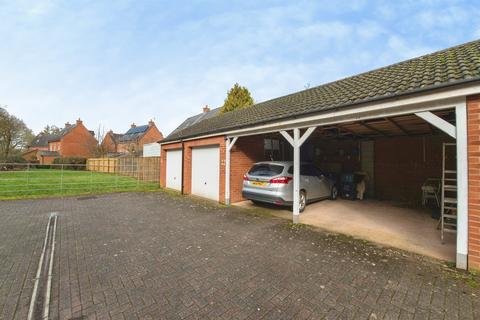 2 bedroom ground floor flat for sale, Tidcombe Walk, Tiverton
