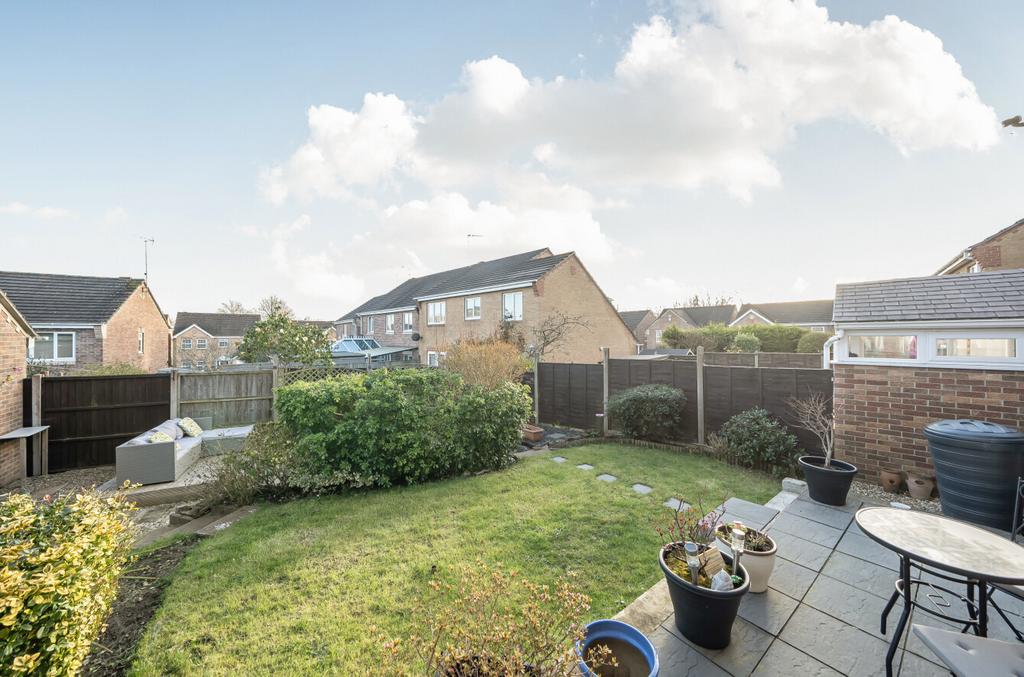 1418198-4-69a5ba8...