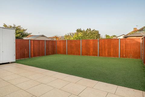 5 bedroom semi-detached house for sale, Elmshott Lane, Slough