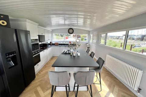 4 bedroom detached house for sale, Maltings Road, Battlesbridge, Wickford