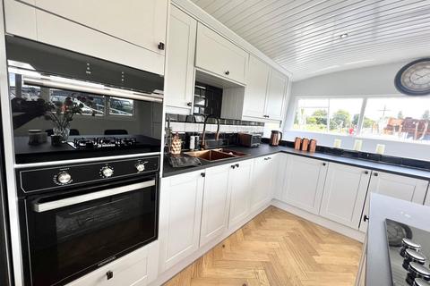 4 bedroom detached house for sale, Maltings Road, Battlesbridge, Wickford