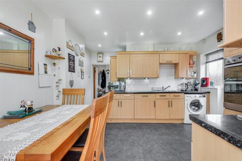 3 bedroom semi-detached house for sale, Briar Gate, Long Eaton