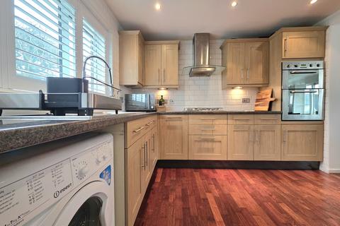 3 bedroom terraced house for sale, Oranmore Court, Regency Walk, Croydon, Surrey, CR0