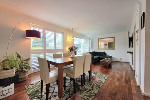 3 bedroom terraced house for sale, Oranmore Court, Regency Walk, Croydon, Surrey, CR0