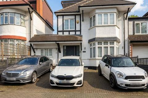 Colindeep Gardens, Hendon, London, NW4