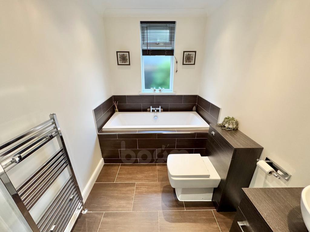 Parkhill Drive bathroom