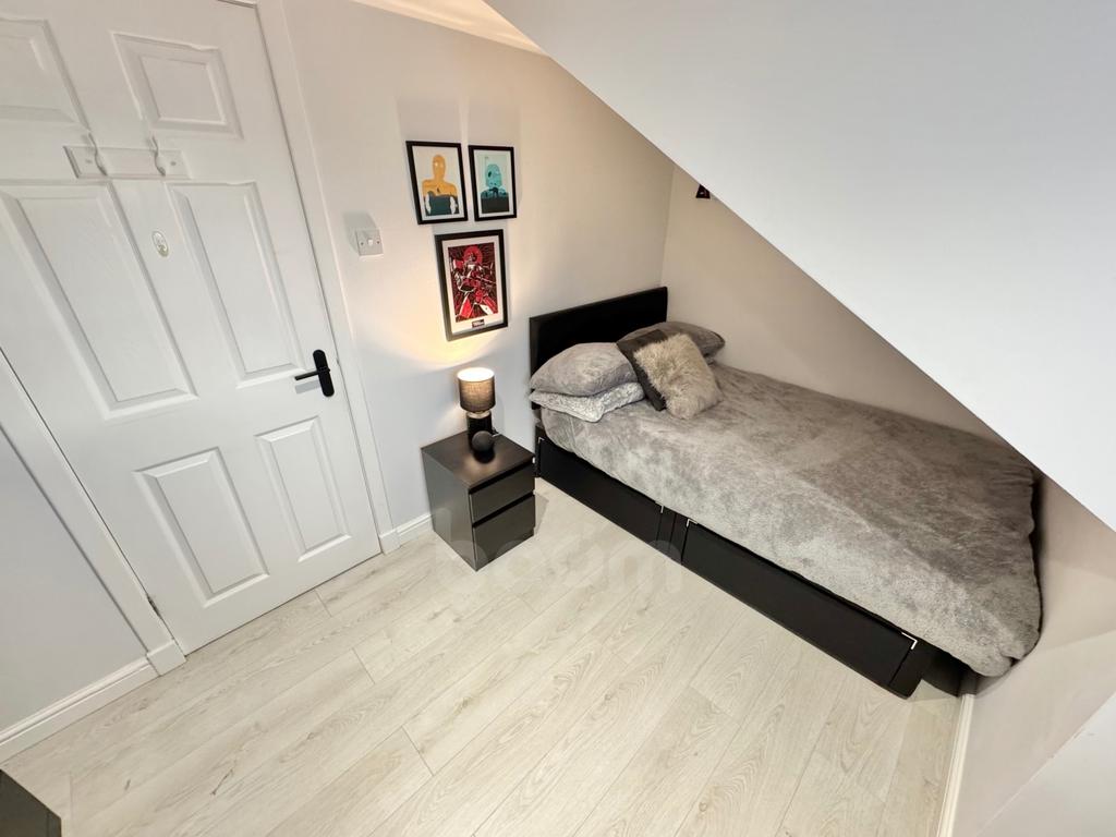 Parkhill Drive bedroom 3 pic