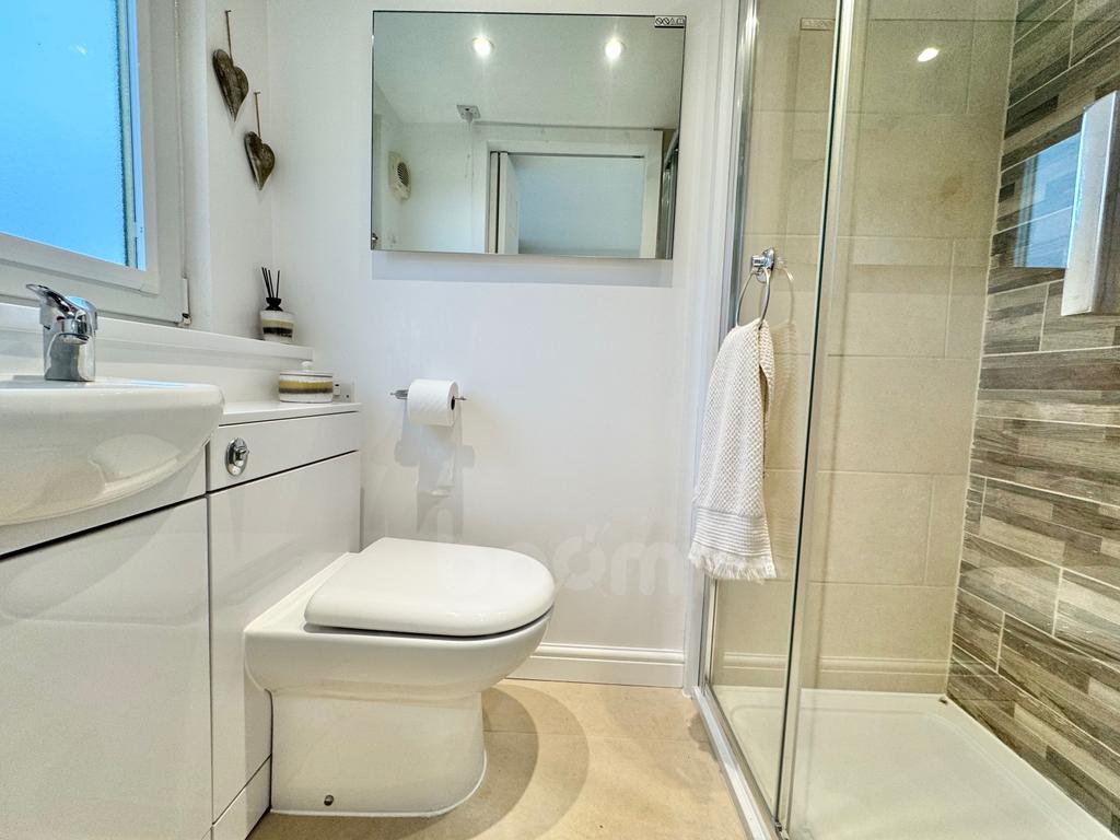 Parkhill Drive en suite