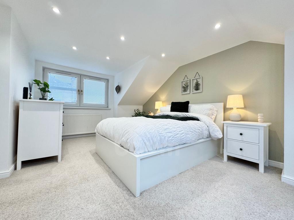 Parkhill Drive bedroom two pic