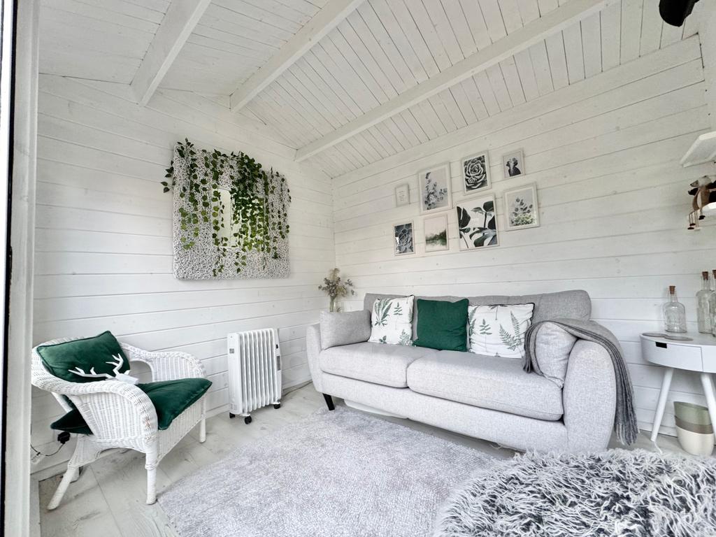 Parkhill Drive summer house