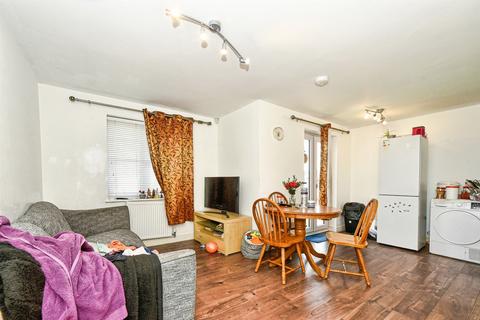 2 bedroom apartment for sale, Twickenham Close, Swindon
