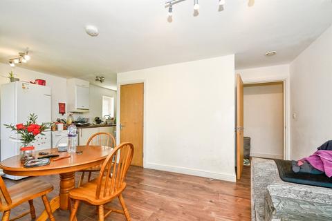 2 bedroom apartment for sale, Twickenham Close, Swindon