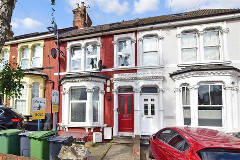2 bedroom flat for sale, Hastings Road, Maidstone, ME15