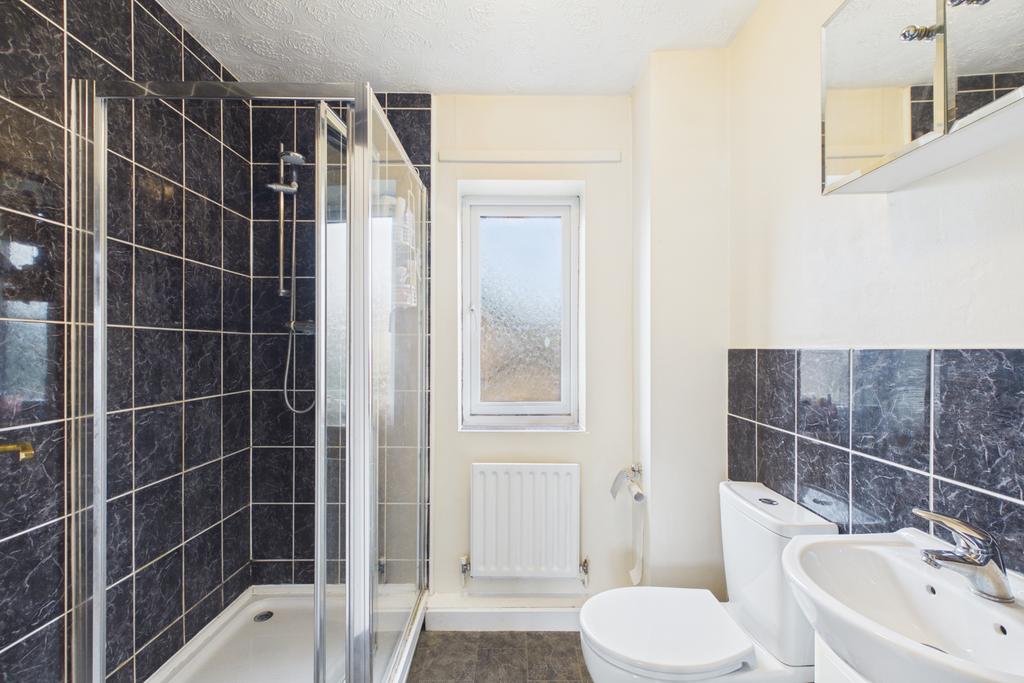 A tidy and functional shower room