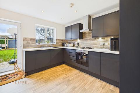 5 bedroom semi-detached house for sale, Meadow Grange, Pontefract WF9
