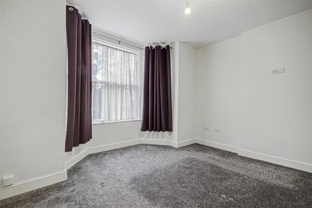 Bedroom 1.jpeg